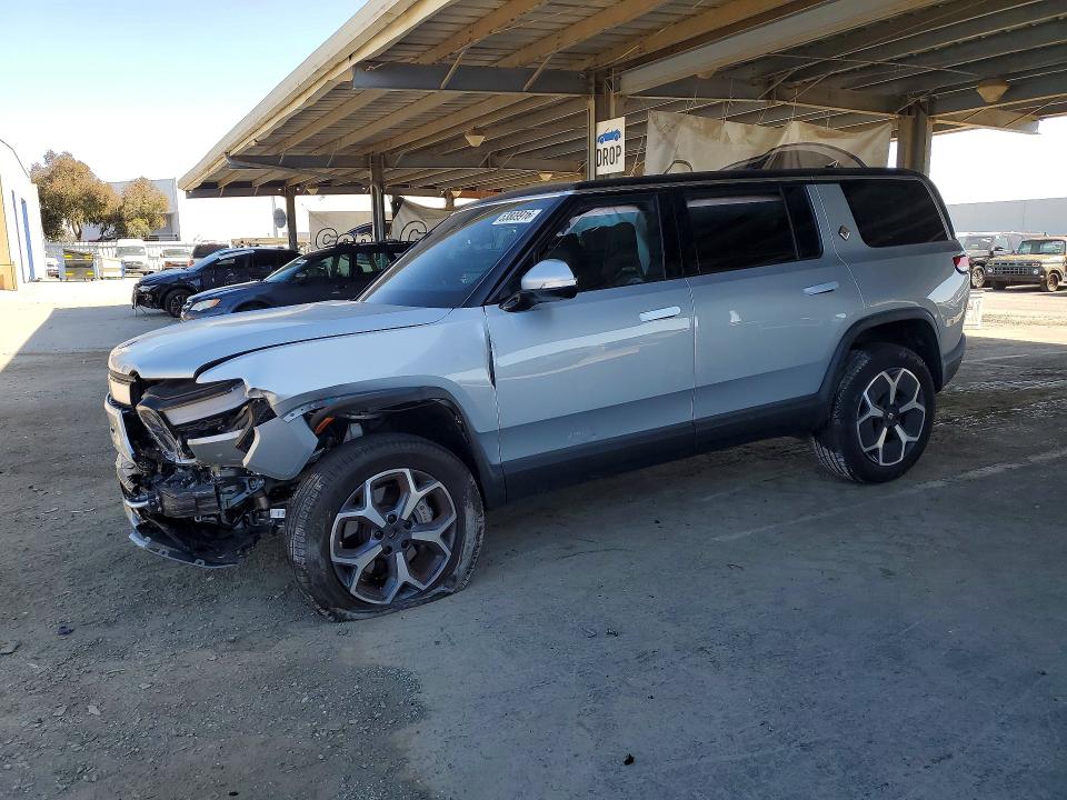 2024 RIVIAN R1S ADVENTURE - 1