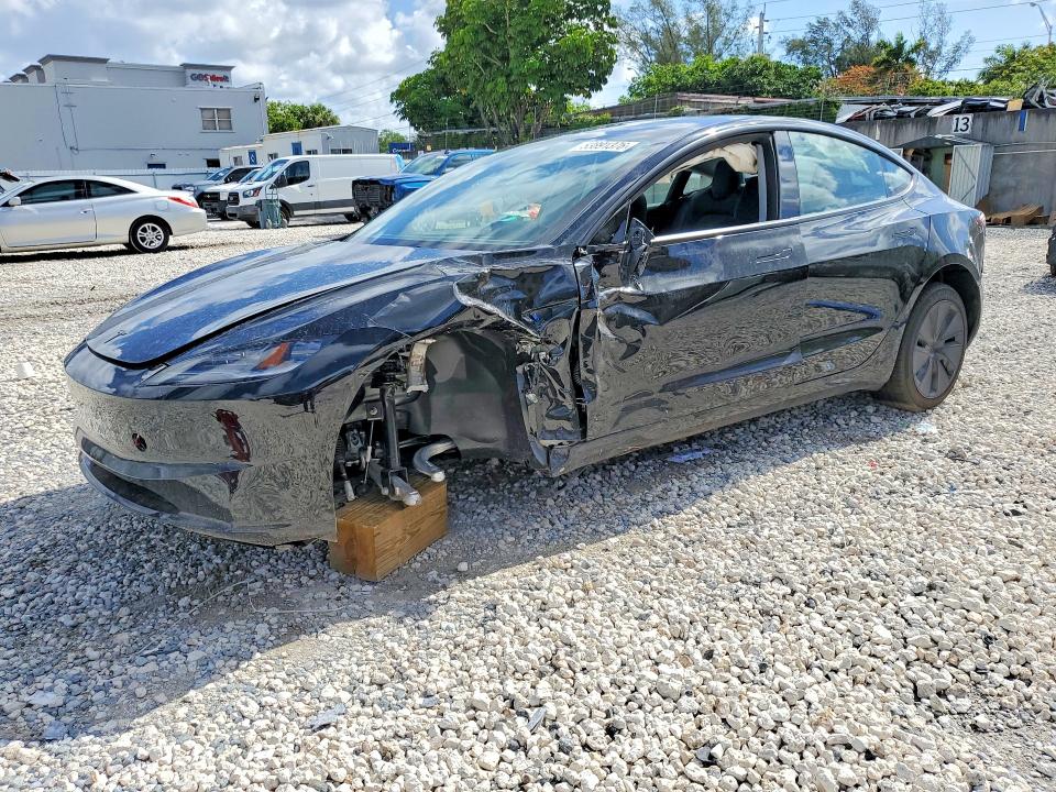 2026 TESLA MODEL 3 - 1