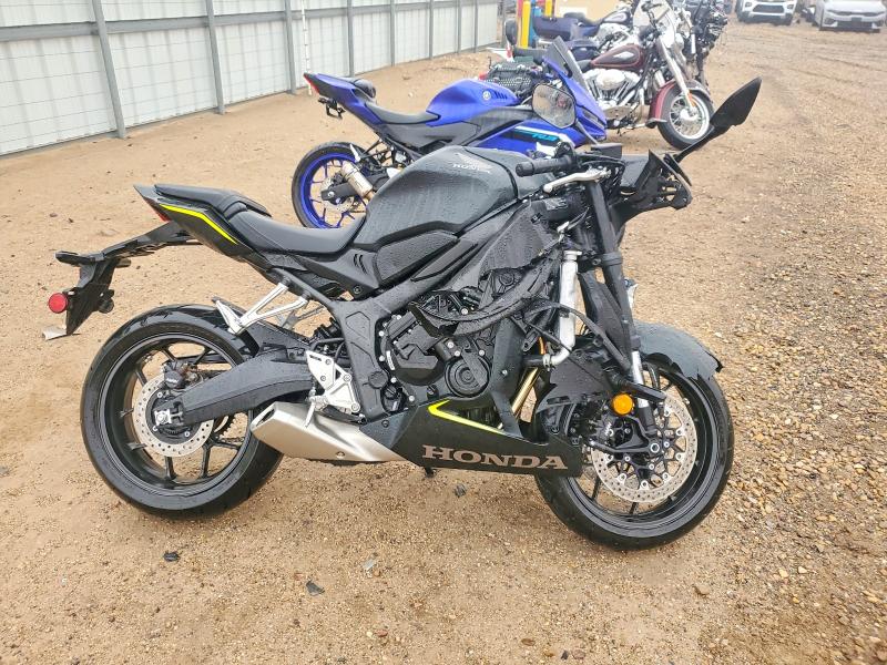 2026 HONDA CBR650 R - 1