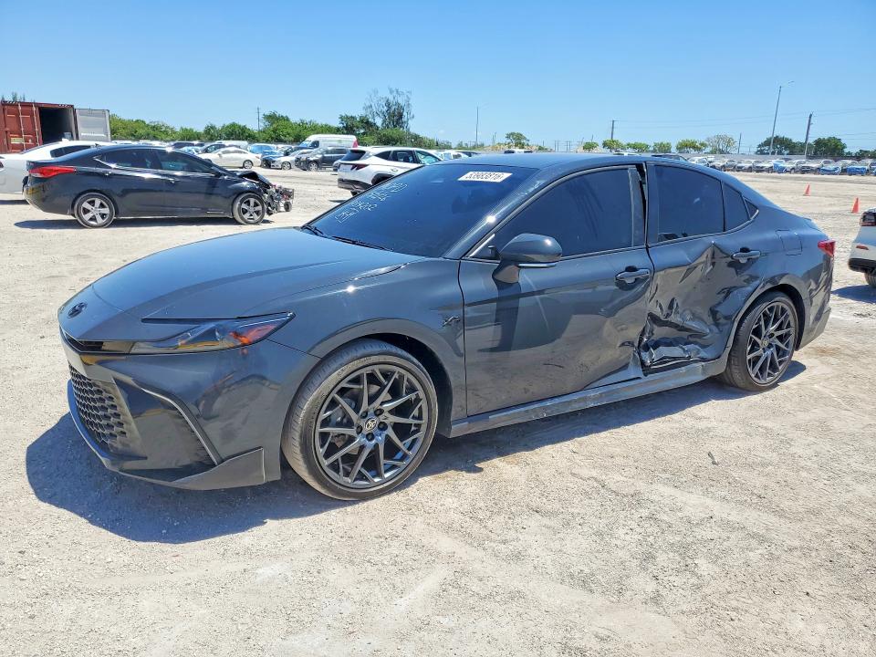 2025 TOYOTA CAMRY SE - 1