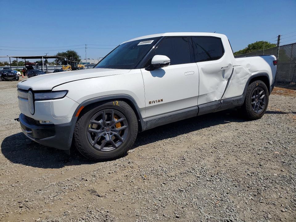 2022 RIVIAN R1T ADVENTURE - 1