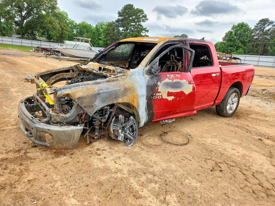 2016 RAM 1500 SLT - 1