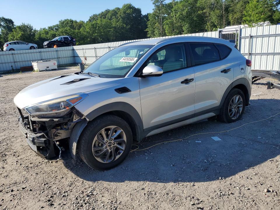 2017 HYUNDAI TUCSON SE - 1