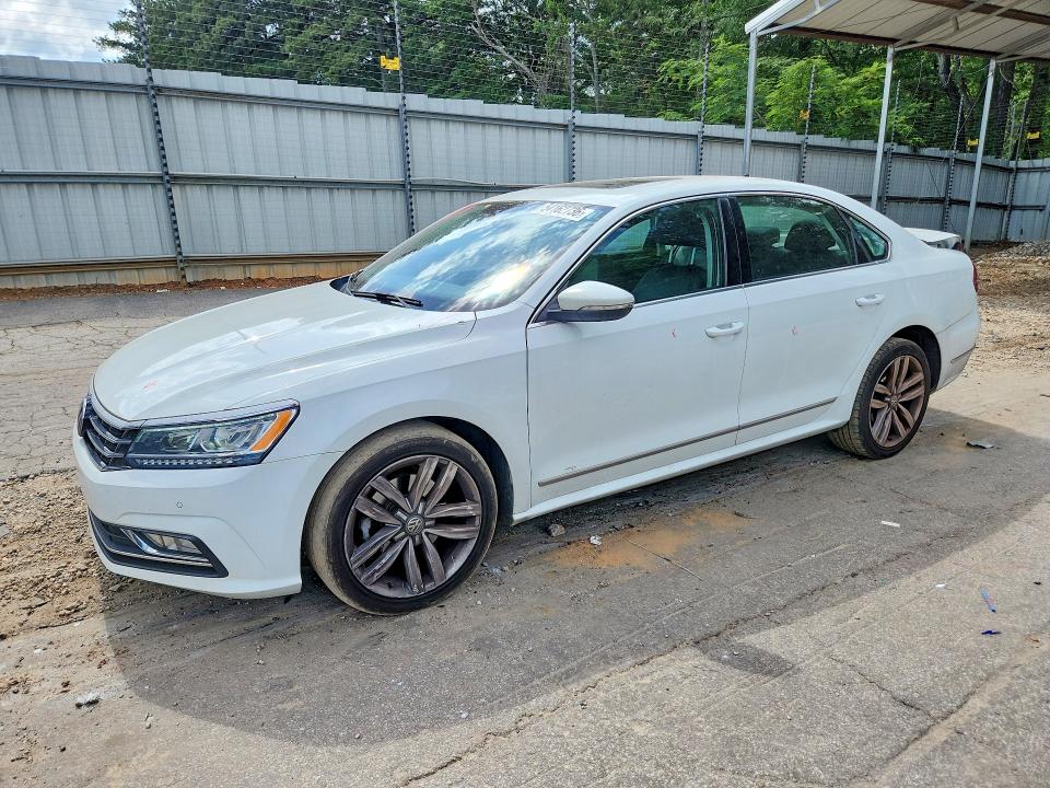 2017 VOLKSWAGEN PASSAT SE - 1