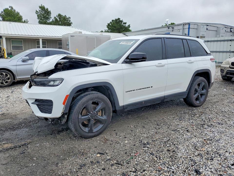 2023 JEEP GRAND CHEROKEE LAREDO - 1