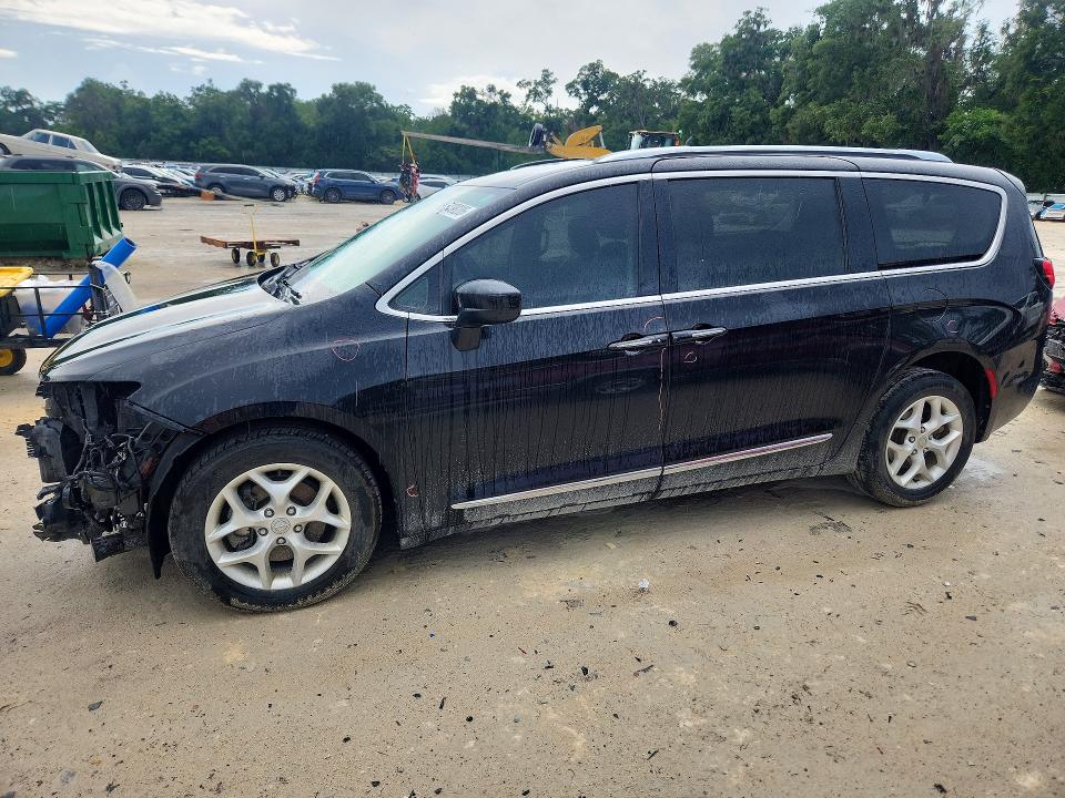 2017 CHRYSLER PACIFICA TOURING L PLUS - 1