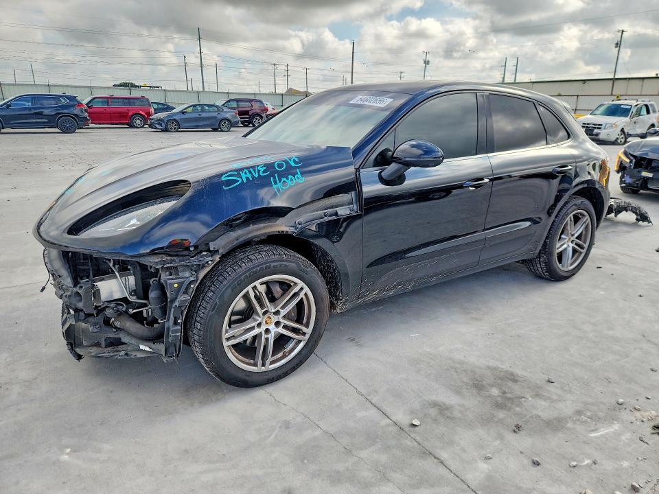 2021 PORSCHE MACAN - 1
