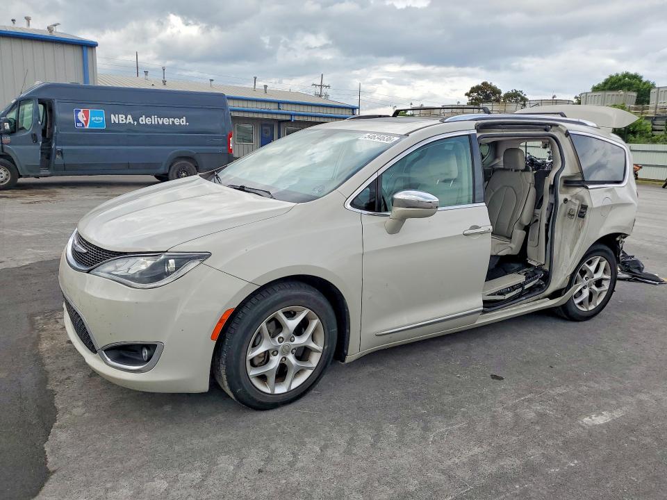 2020 CHRYSLER PACIFICA LIMITED - 1