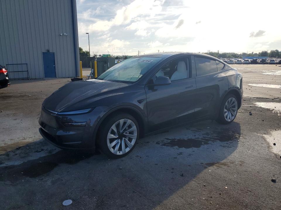 2026 TESLA MODEL Y - 1