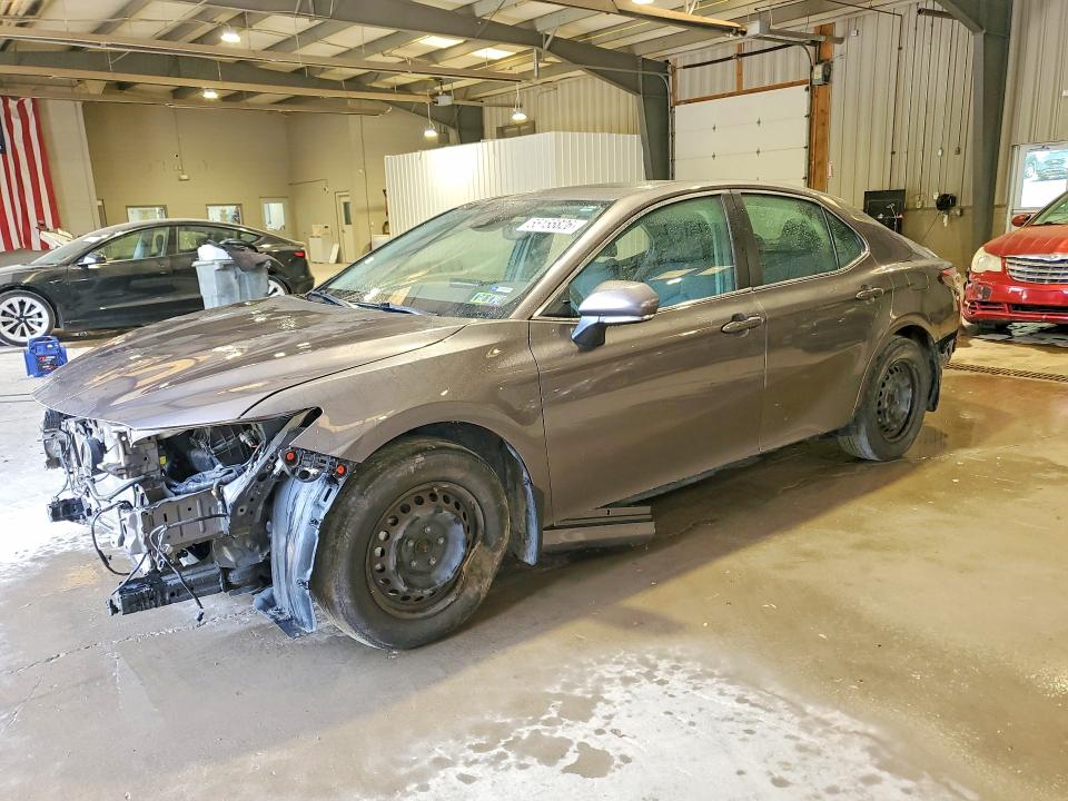 2022 TOYOTA CAMRY LE - 1