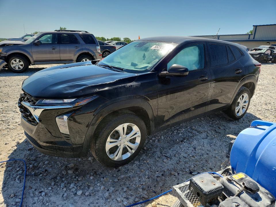 2024 CHEVROLET TRAX LS - 1