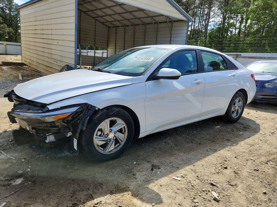 2024 HYUNDAI ELANTRA SE - 1
