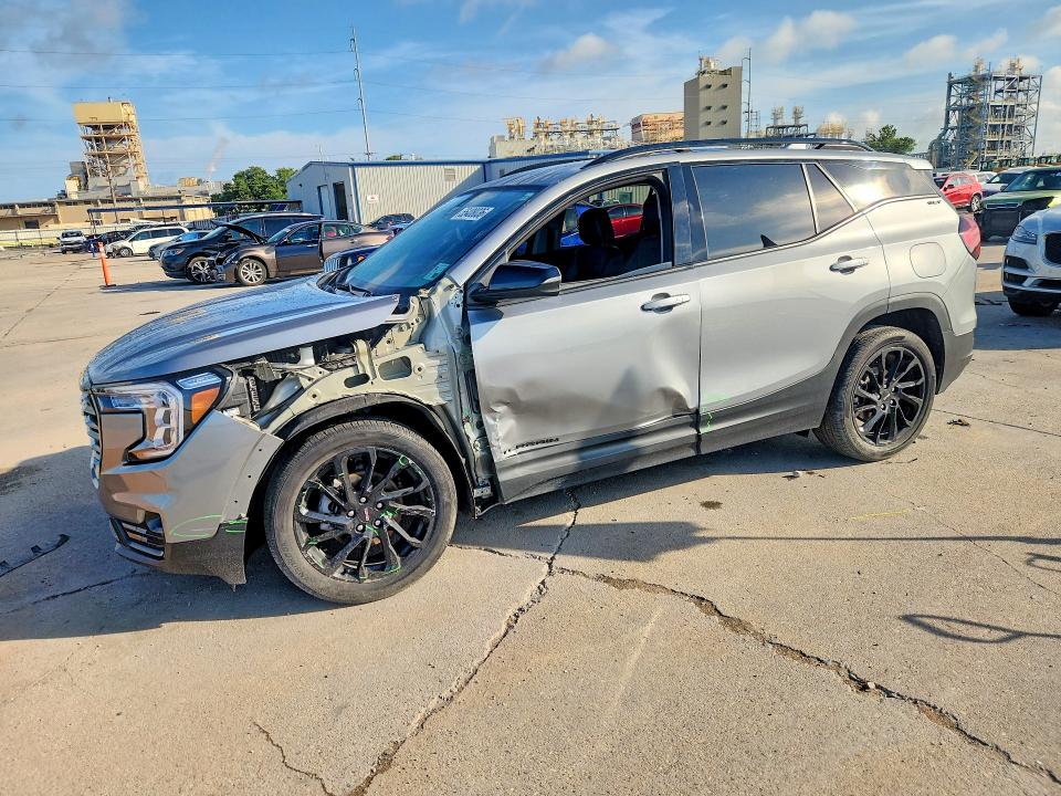 2023 GMC TERRAIN SLT - 1