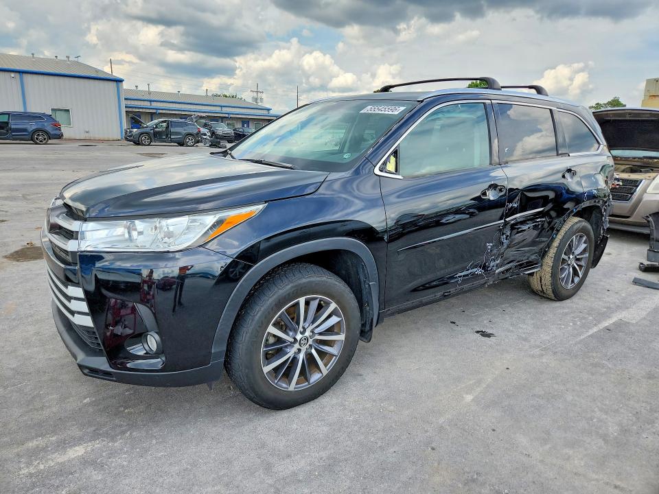 2017 TOYOTA HIGHLANDER XLE - 1