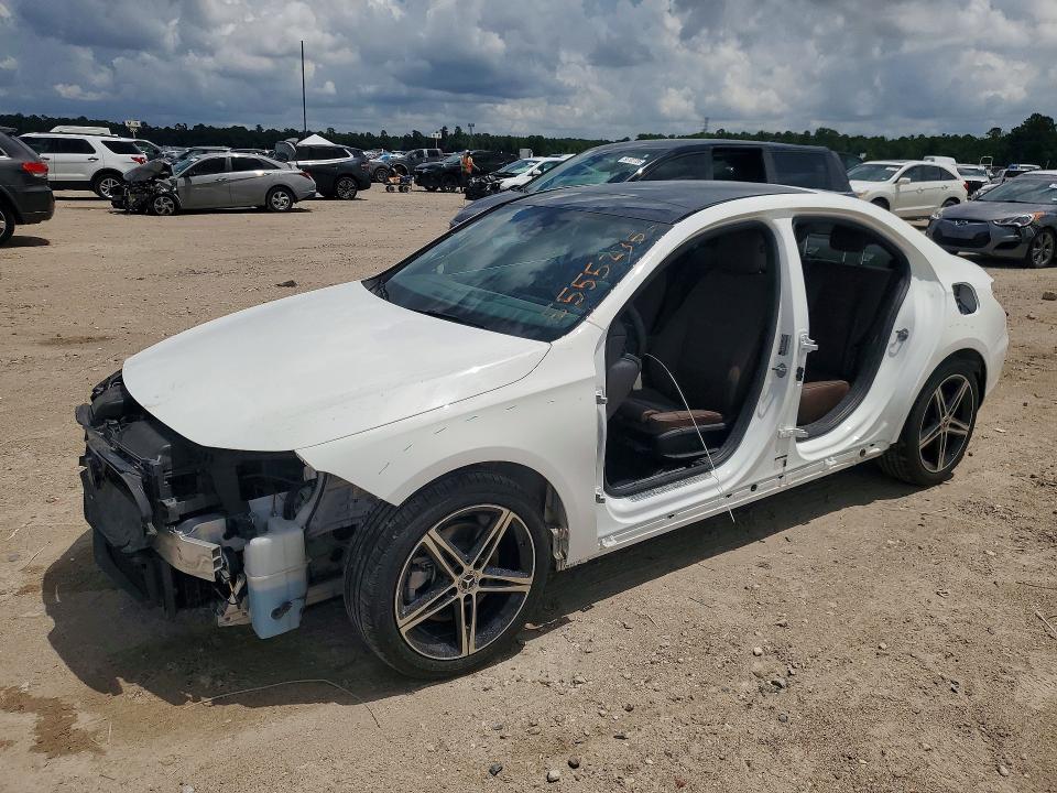 2019 MERCEDES-BENZ A 220 - 1