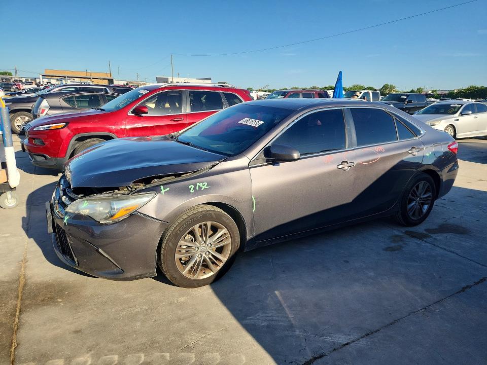 2017 TOYOTA CAMRY SE - 1