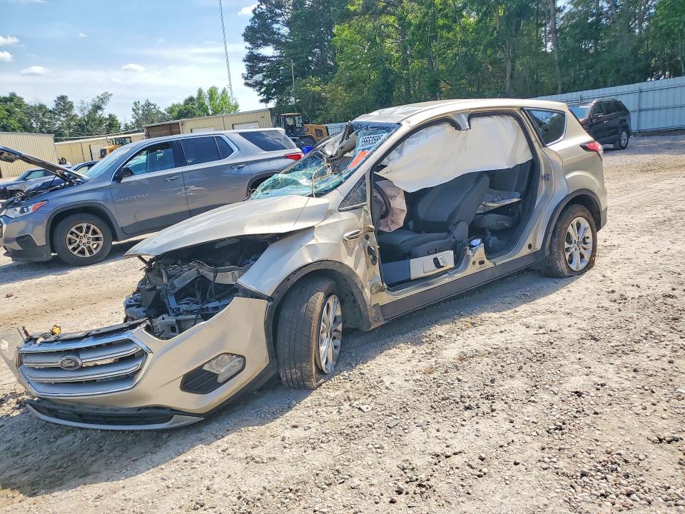 2017 FORD ESCAPE SE - 1