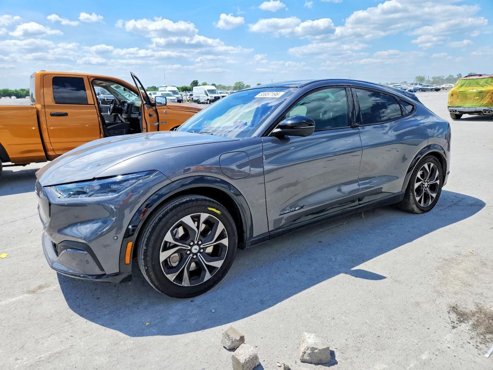 2023 FORD MUSTANG MACH-E PREMIUM - 1