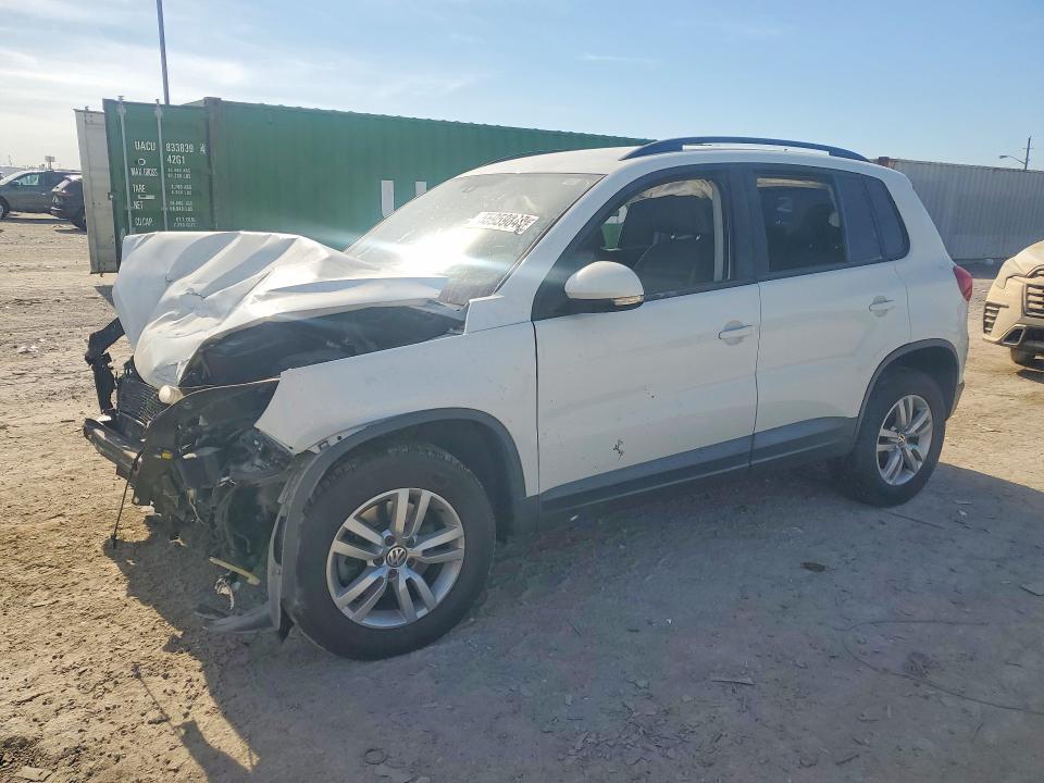 2016 VOLKSWAGEN TIGUAN S - 1