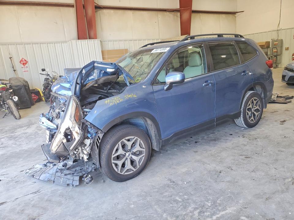 2023 SUBARU FORESTER PREMIUM - 1