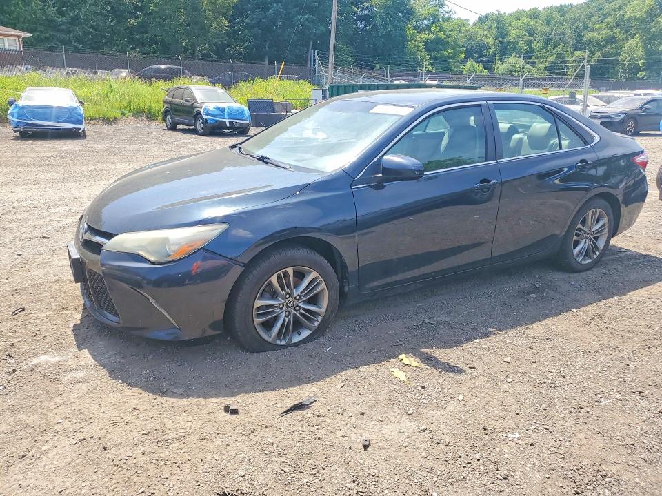 2016 TOYOTA CAMRY SE - 1