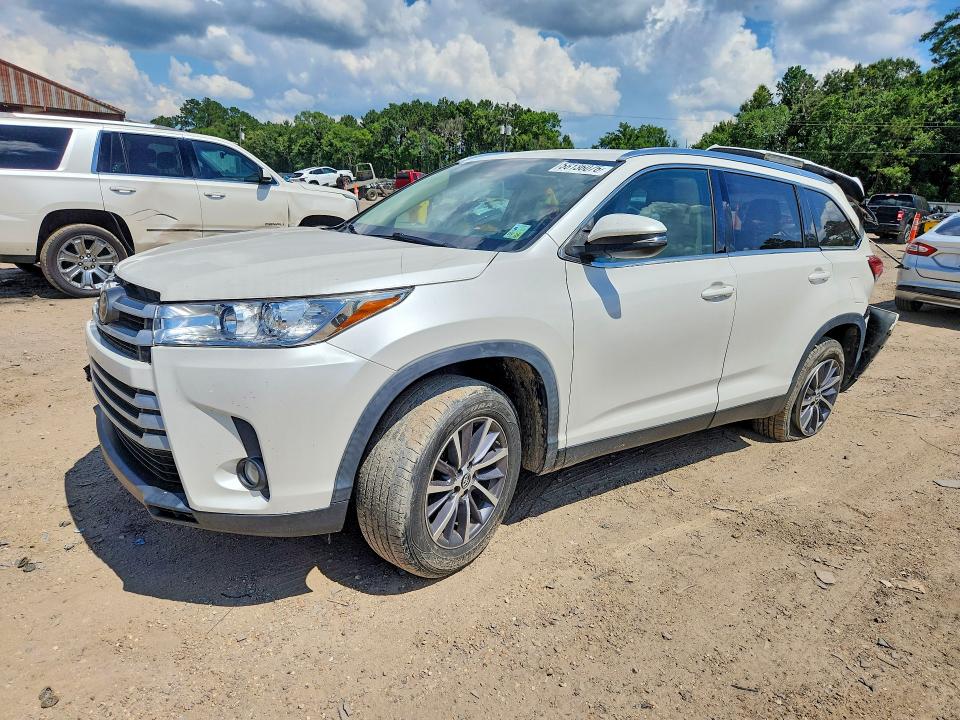 2019 TOYOTA HIGHLANDER XLE - 1