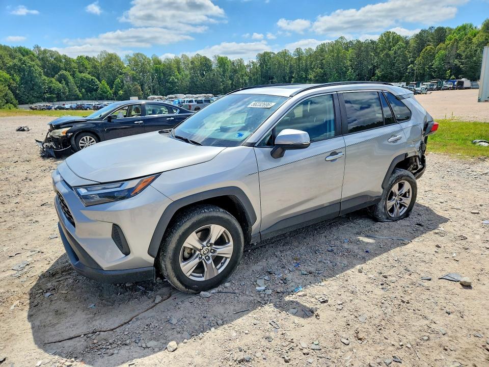 2022 TOYOTA RAV4 XLE - 1