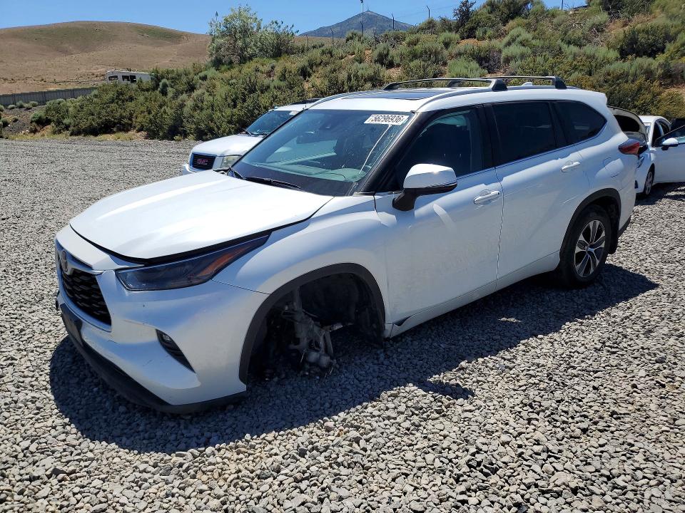 2023 TOYOTA HIGHLANDER XLE - 1