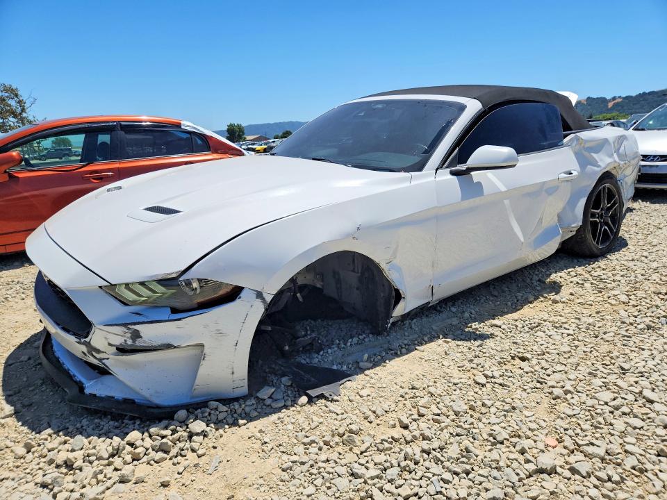 2022 FORD MUSTANG - 1