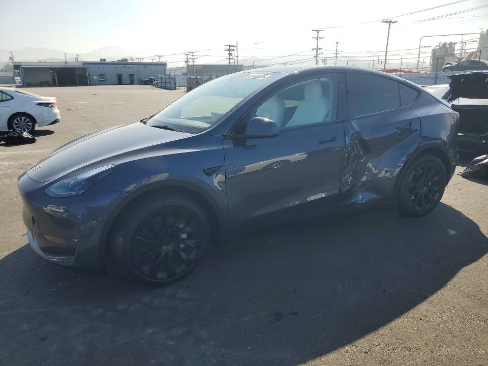 2023 TESLA MODEL Y - 1