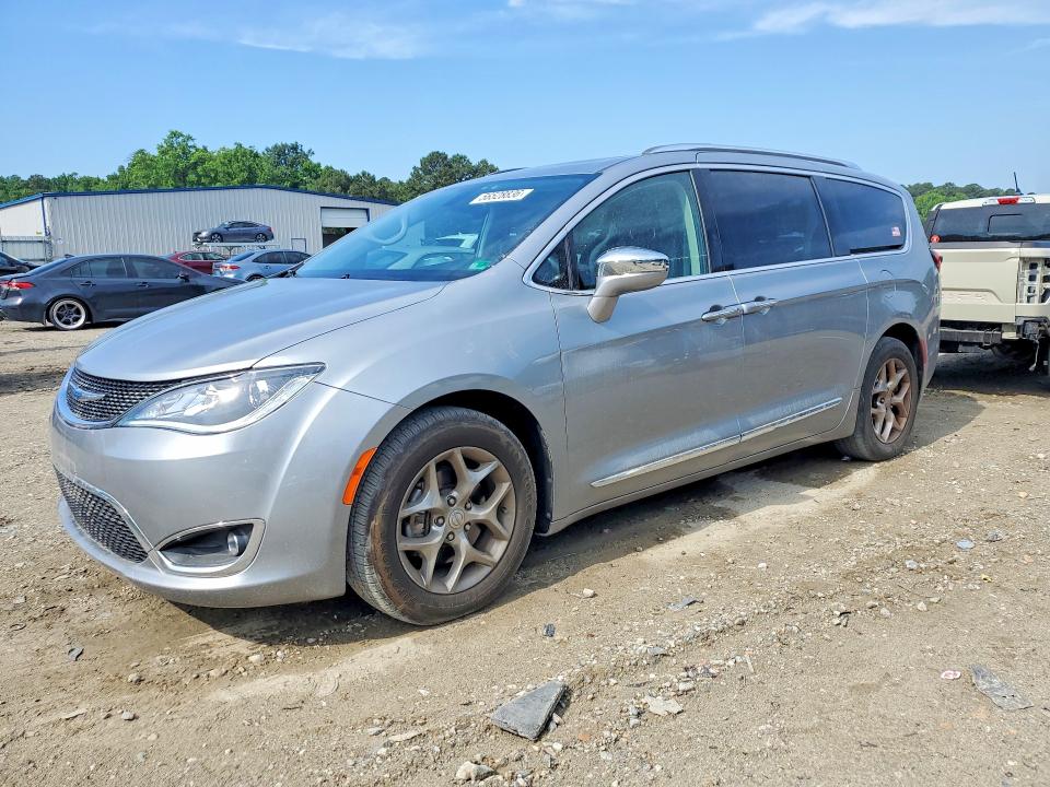 2018 CHRYSLER PACIFICA LIMITED - 1
