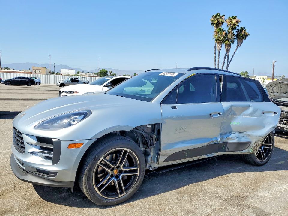 2021 PORSCHE MACAN - 1