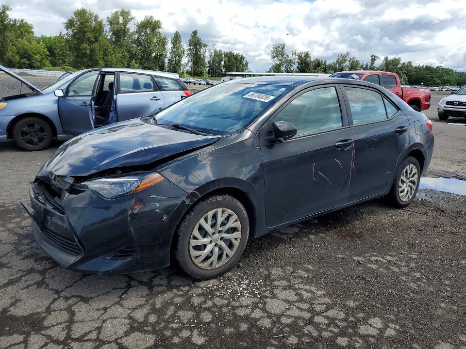 2017 TOYOTA COROLLA LE - 1