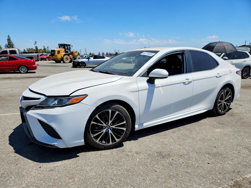 2019 TOYOTA CAMRY SE - 1