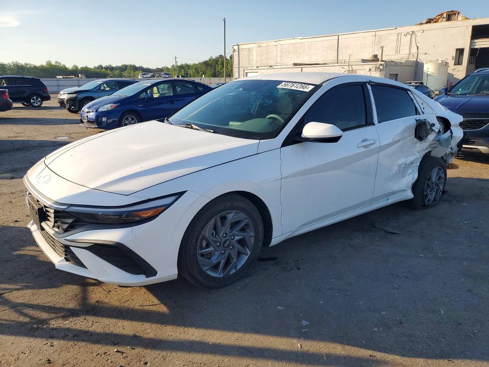 2024 HYUNDAI ELANTRA SEL - 1