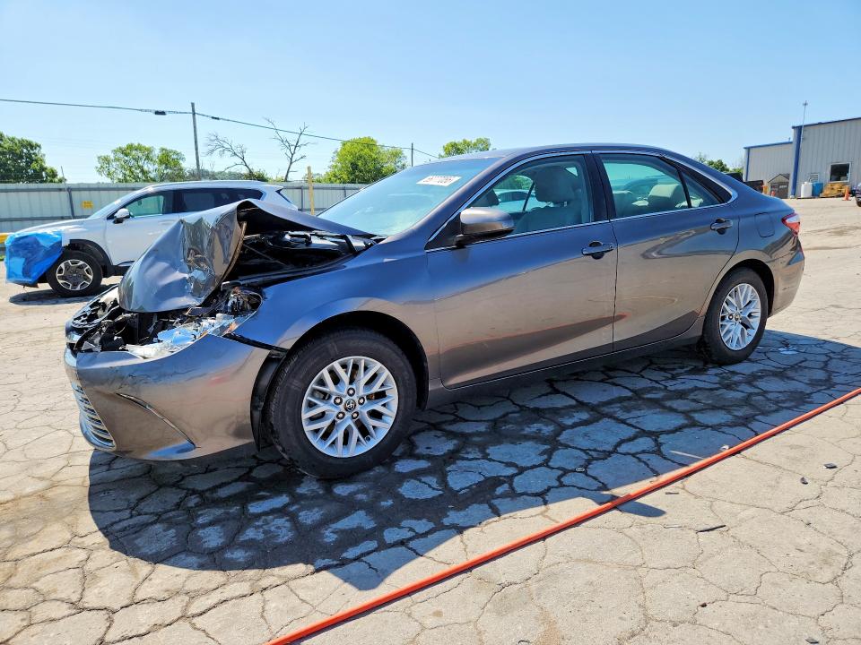 2017 TOYOTA CAMRY LE - 1