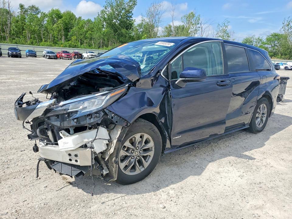 2021 TOYOTA SIENNA LE - 1