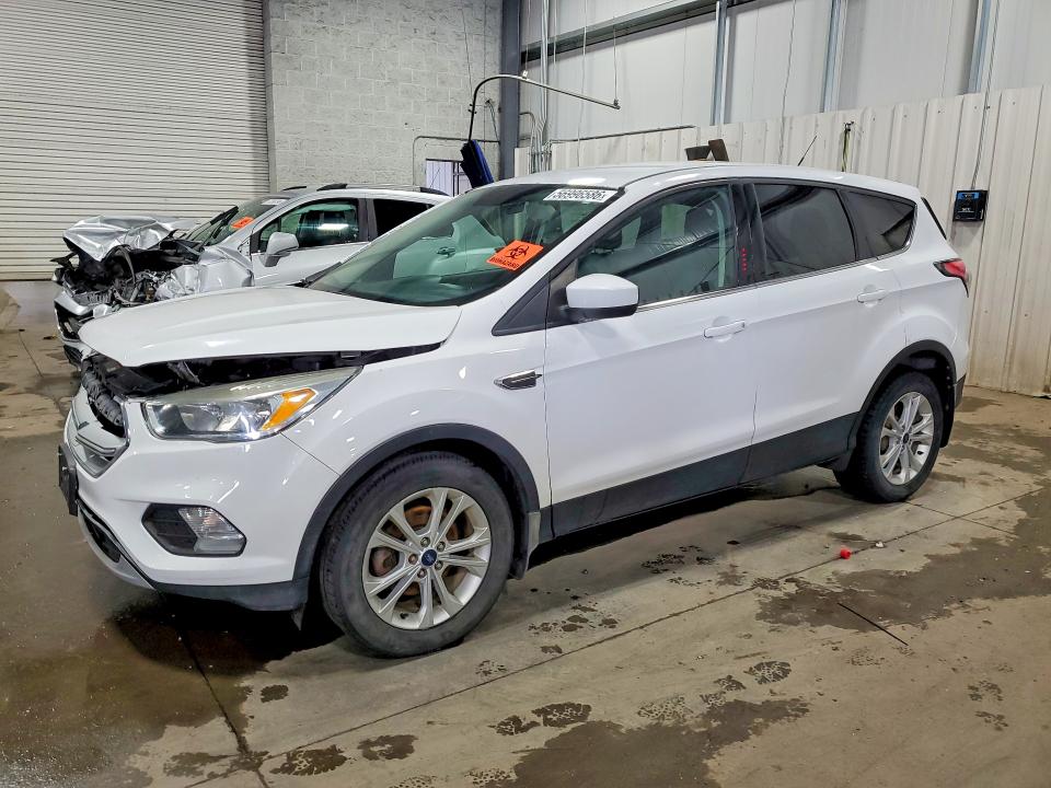 2017 FORD ESCAPE SE - 1