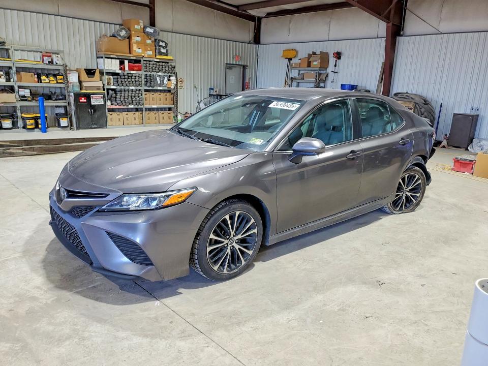 2019 TOYOTA CAMRY SE - 1