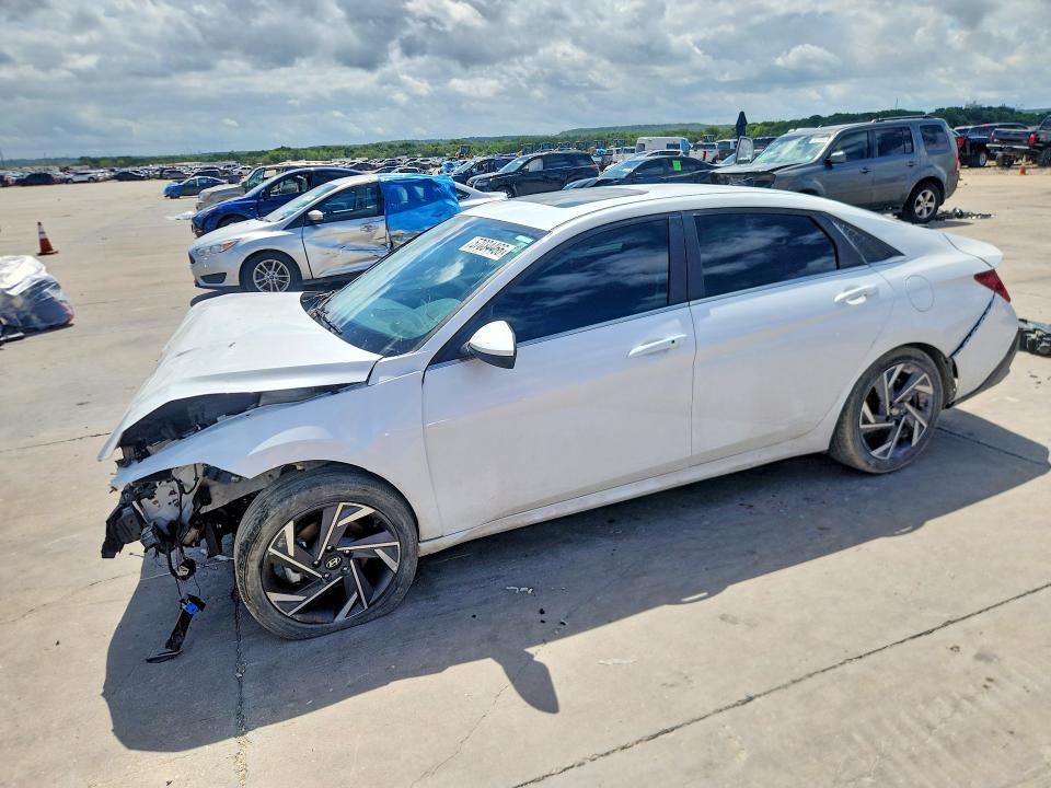 2024 HYUNDAI ELANTRA SEL - 1