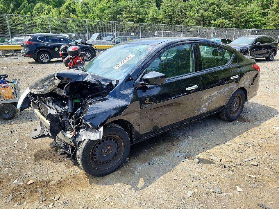 2018 NISSAN VERSA SV - 1
