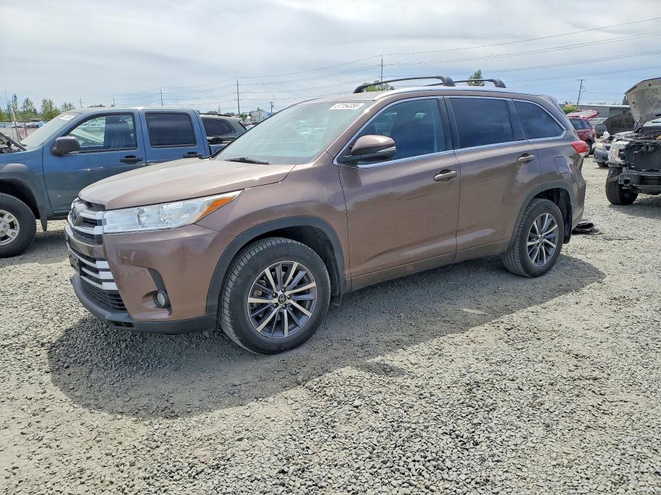 2017 TOYOTA HIGHLANDER XLE - 1