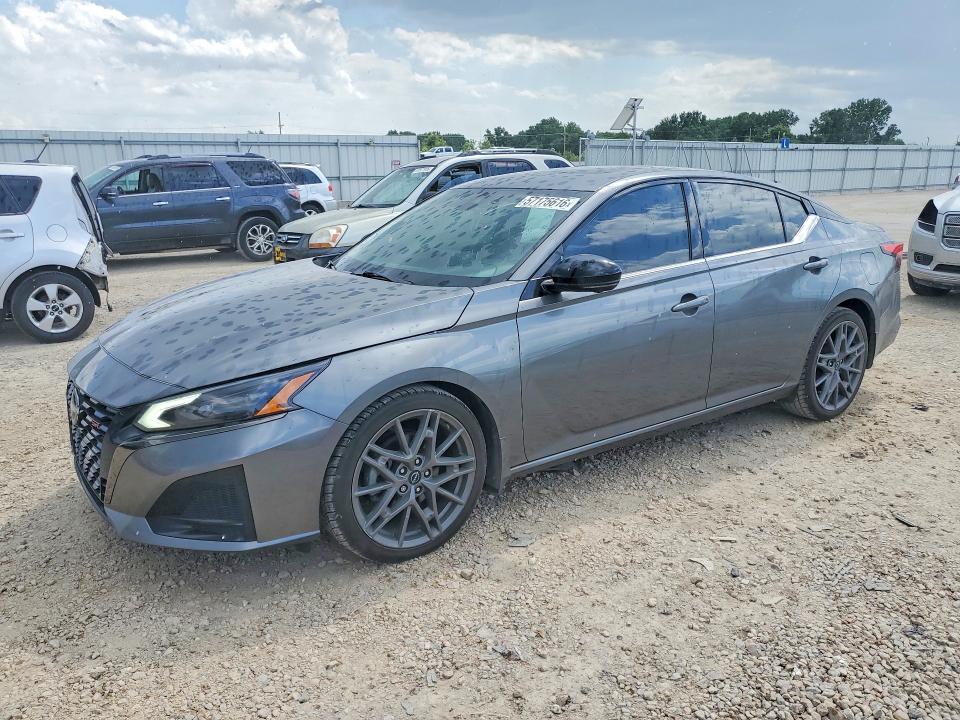 2023 NISSAN ALTIMA SR - 1