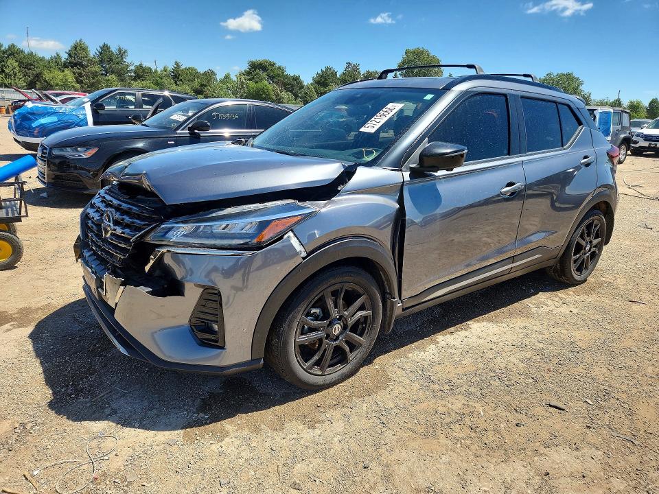 2021 NISSAN KICKS SR - 1
