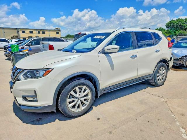 2017 NISSAN ROGUE SV - 1