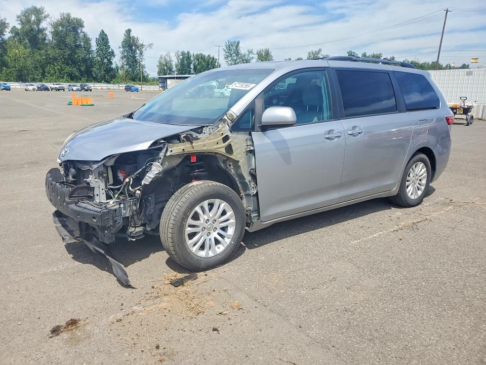 2017 TOYOTA SIENNA XLE 8-PASSENGER - 1