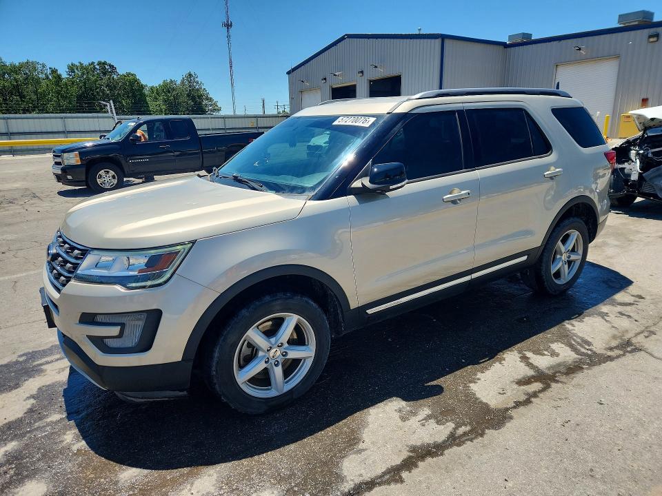 2017 FORD EXPLORER XLT - 1