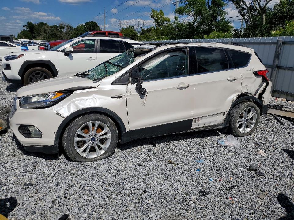 2018 FORD ESCAPE SEL - 1
