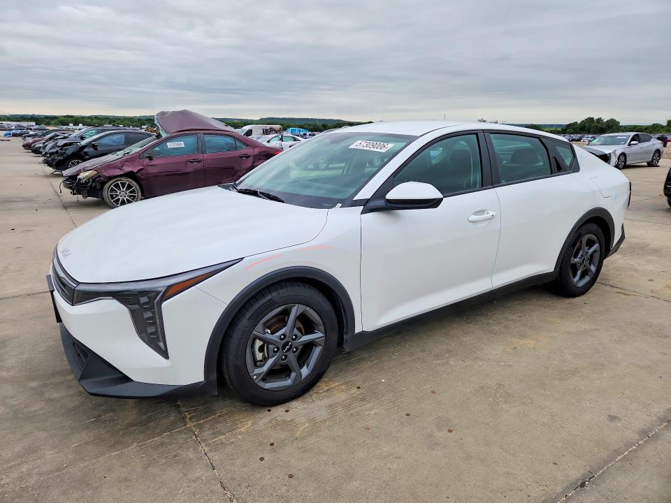 2025 KIA K4 LXS - 1