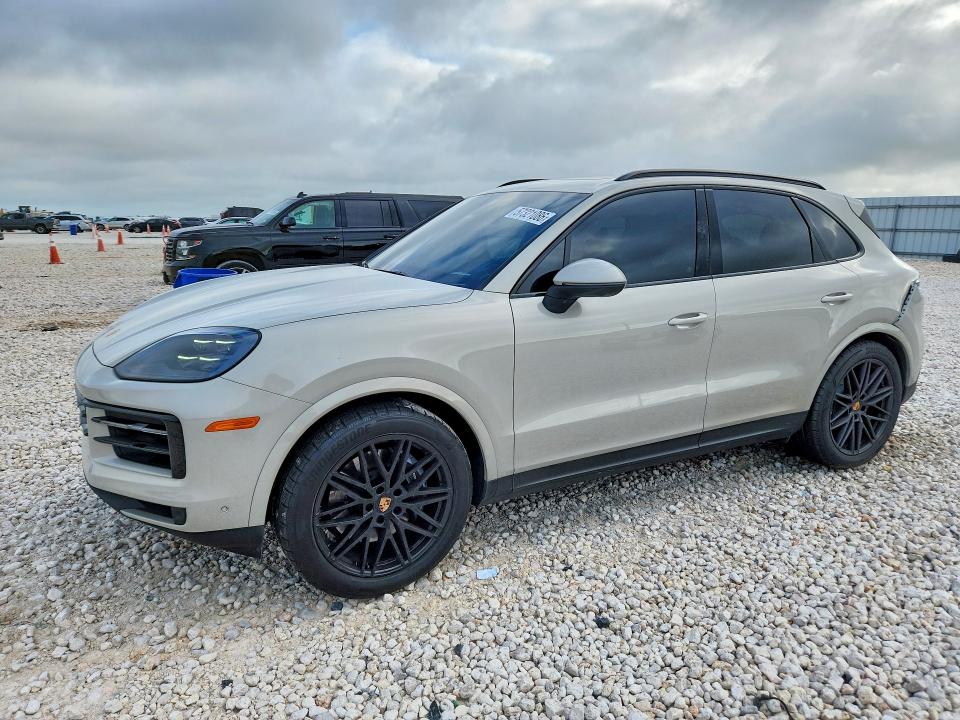 2025 PORSCHE CAYENNE - 1